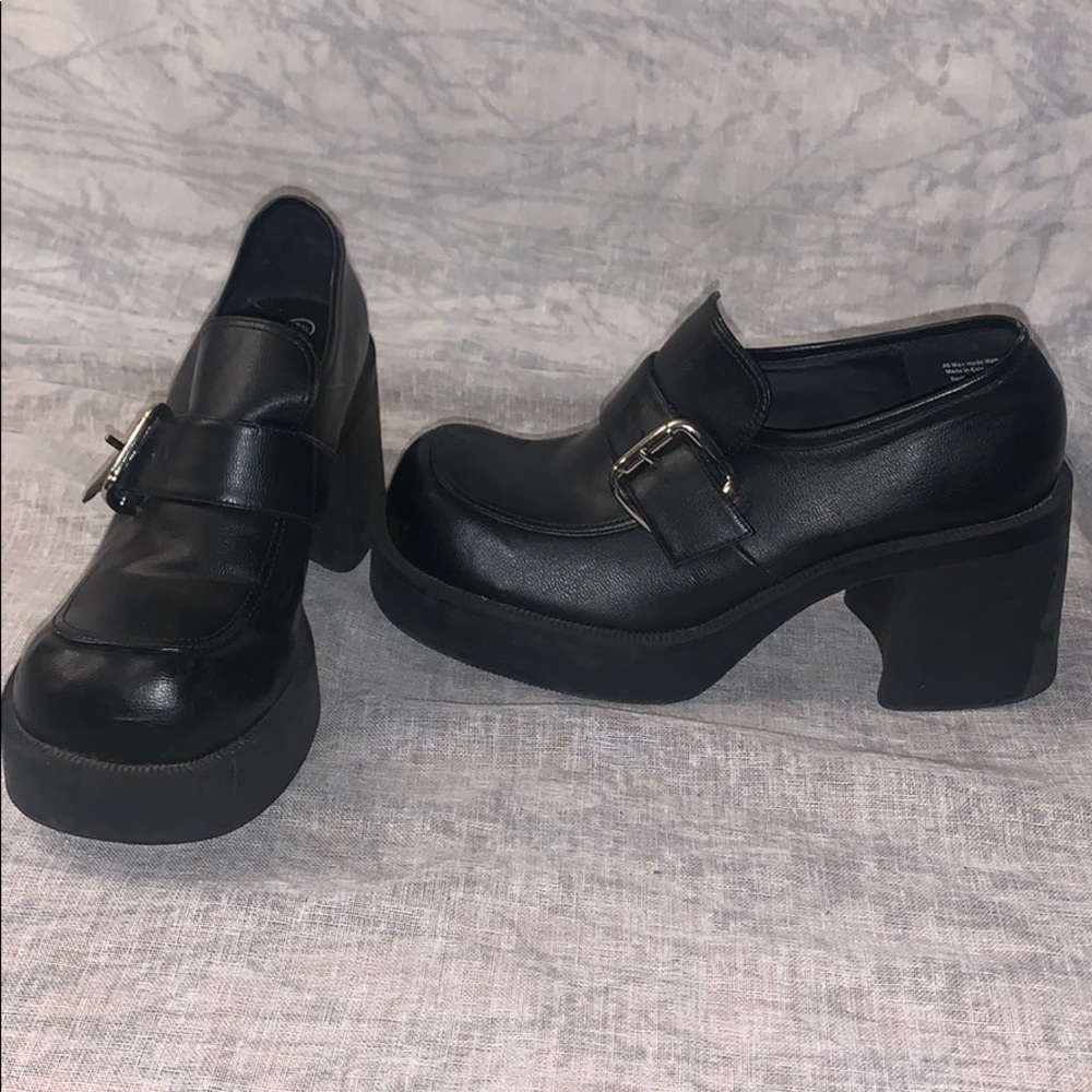 VINTAGE 90’s platform chunky heel loafers